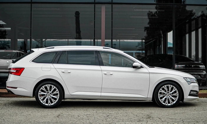 Skoda Superb cena 92900 przebieg: 178000, rok produkcji 2020 z Ogrodzieniec małe 781